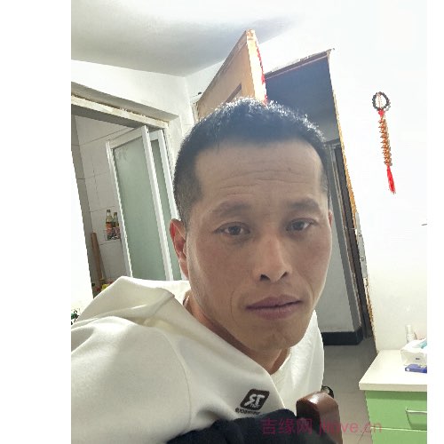 摩域娱乐官方响应式多终端网页版面配置管理图片