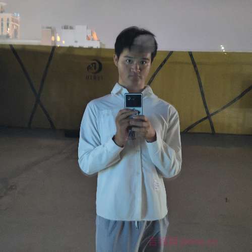 摩域娱乐官方响应式多终端网页版面配置管理图片